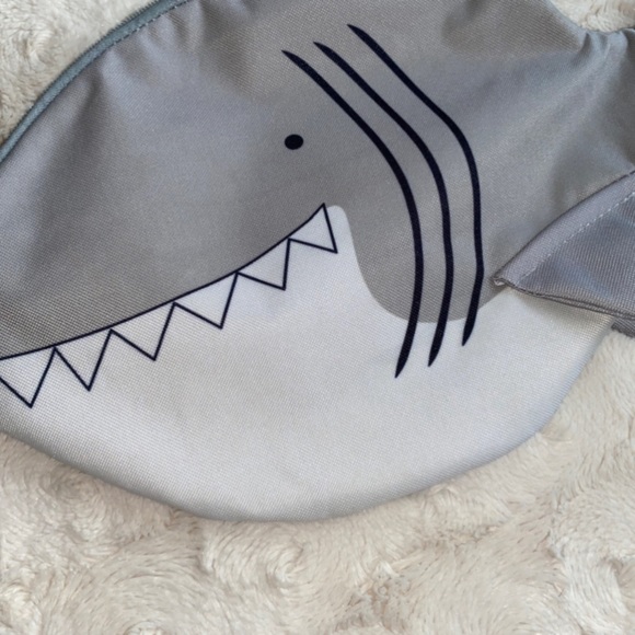 Shark Cooler Bag Wristlet - Picture 6 of 6